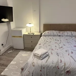 Pureways Apartment